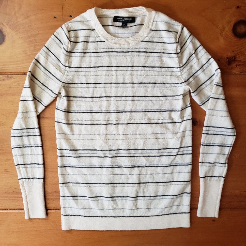 Cute Festive Banana Republic Merino Sweater